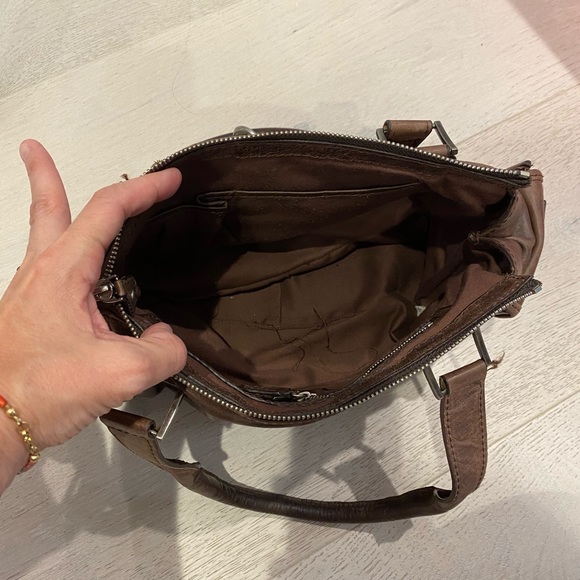 Brown Leather Shoulder Bag with Pockets - Picture 7 of 10